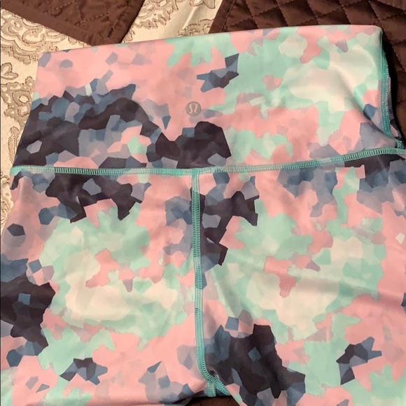 Lululemon Athetica  leggings size 6 - Picture 4 of 5